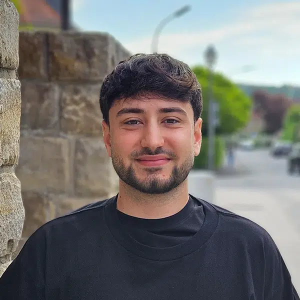 Vincent Straus - Sales Manager